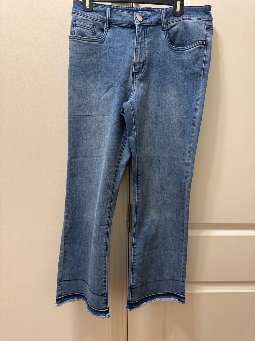 NWT Joseph Ribkoff women Flare crop jeans